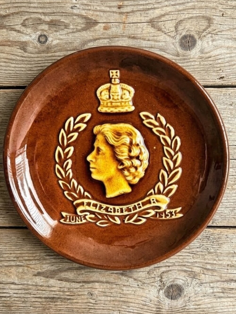 Vintage 1953 Queen Elizabeth II Coronation Plate Dartmouth Pottery 5.5”